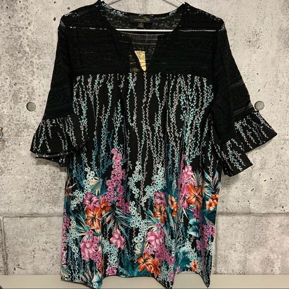 🆕 Suzanne Betro Floral Lace Trumpet Sleeve Top - Picture 3 of 7